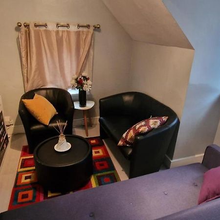 Cosy 2 Bedroom Flat - Sleeps 6 People - Close To Lewisham Dlr/Train Station London Luaran gambar