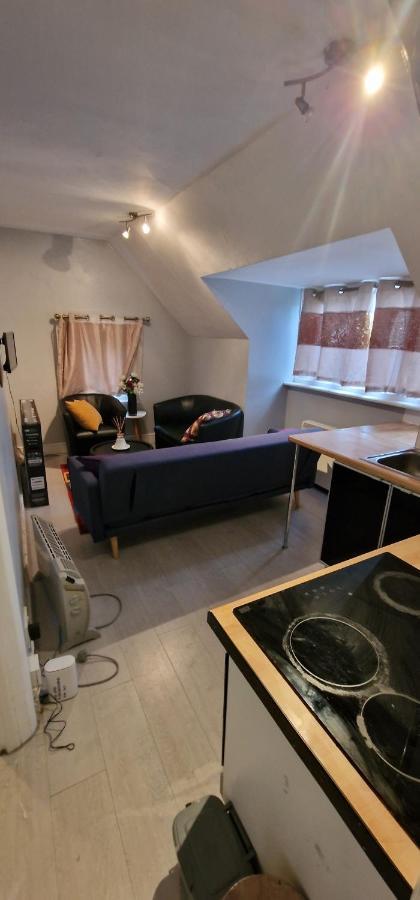 Cosy 2 Bedroom Flat - Sleeps 6 People - Close To Lewisham Dlr/Train Station London Luaran gambar
